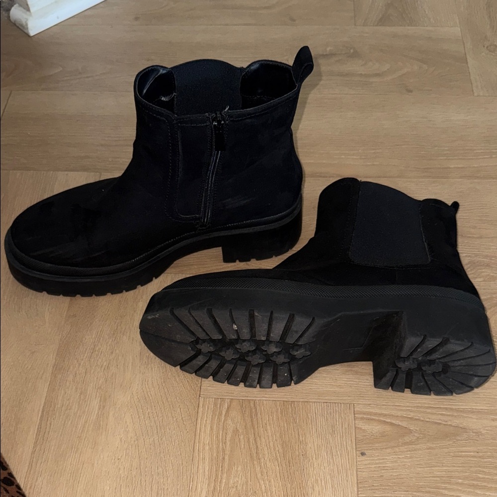 Torrid Black Chelsea Ankle Boots Size 12 Wide Width Lug Sole Zip Booties